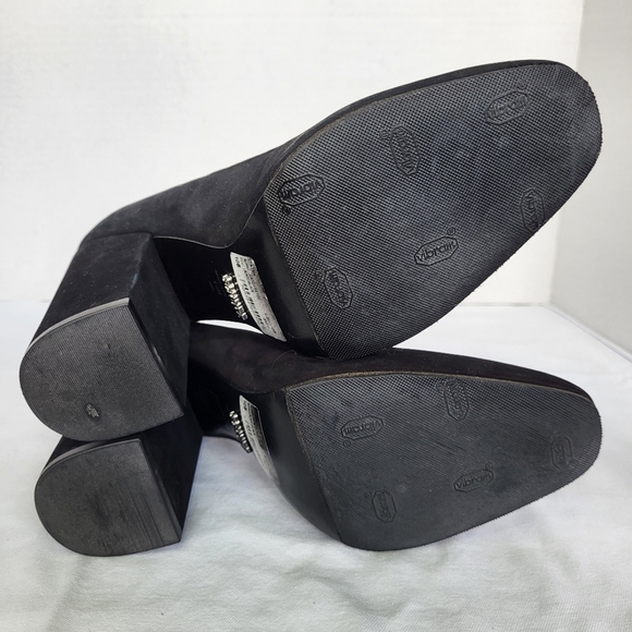 Schultz black suede block heel rounded toe slip on heels. Size 10B - Picture 10 of 16